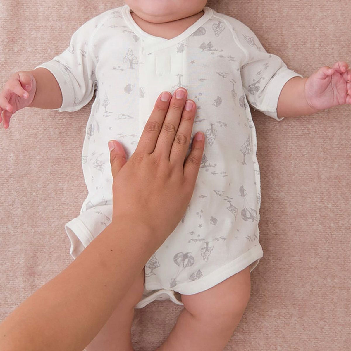 ワンタッチ短肌着（ずりあがり防止付き・はりねずみ）【新生児